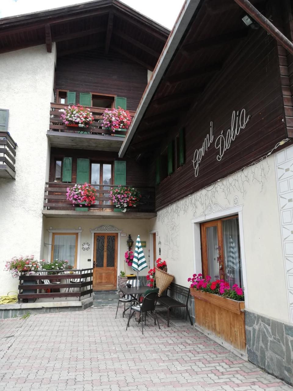 Garni Delia *